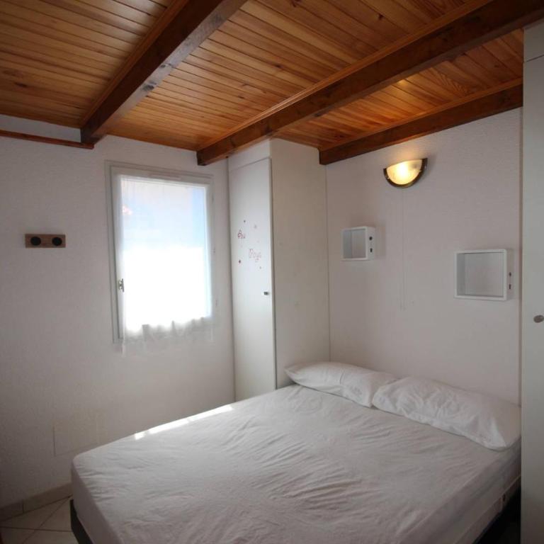 Jolie maison d'angle, belle terrasse arborée et clôturée , 4 couchages, cuisine climatisée , à 400 m de la mer a PORTIRAGNES PLAGE LRHP58 - Casa de 2 dormitorios - 5