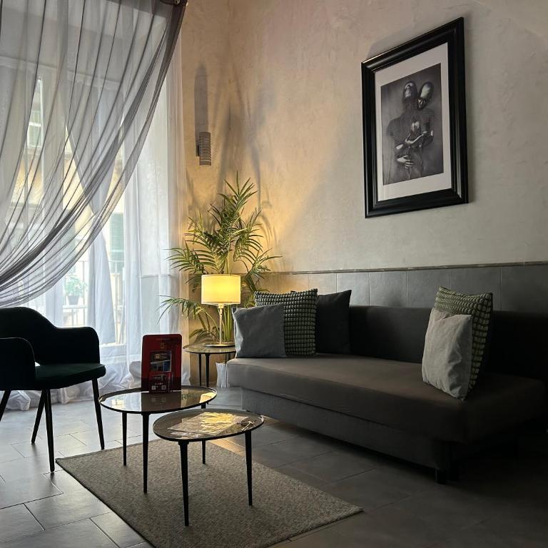 A un passo dal Castello Maschio ANGIOINO Appartment - Appartamento Deluxe - 6