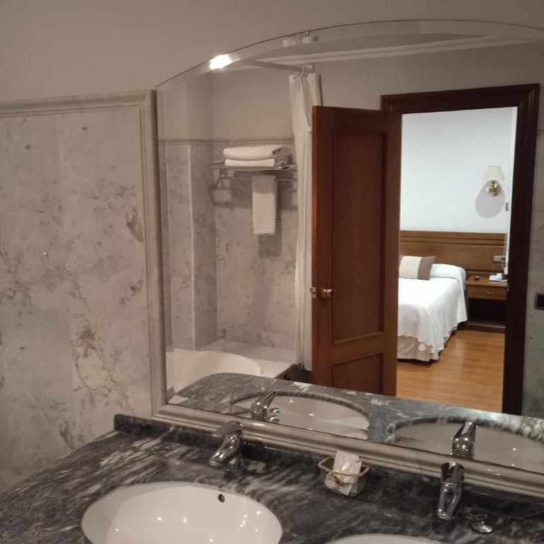 Hotel Sablón - Double Room - 4