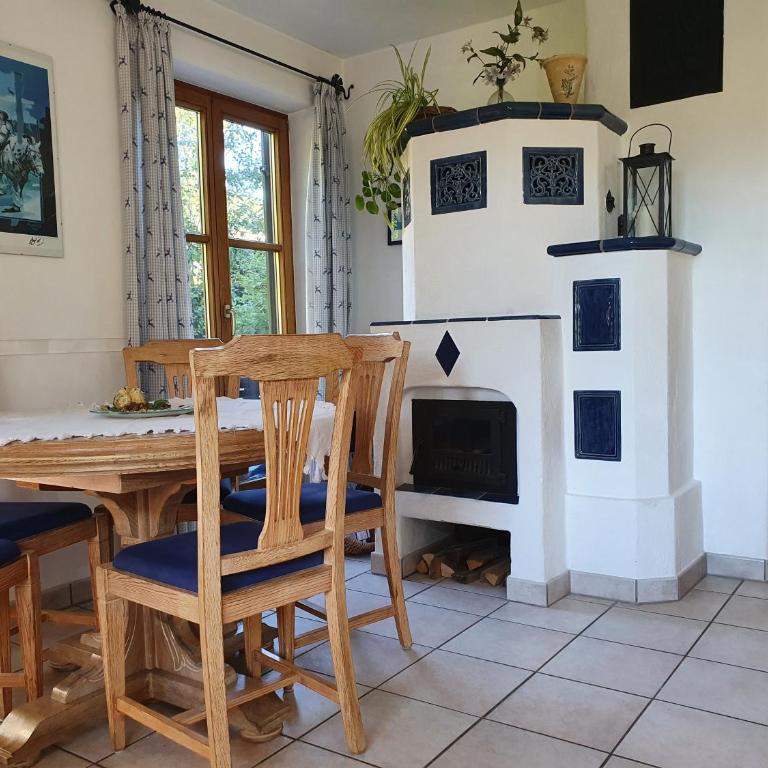 Ferienwohnung Wiesenleiten inkl. Chiemgaukarte - Apartment mit 3 Schlafzimmern - 1