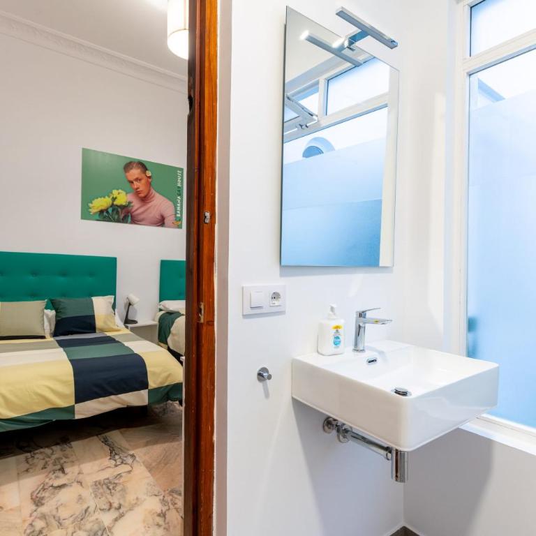 Banana Gay House - Only Men - Habitación Cuádruple con baño privado - 8