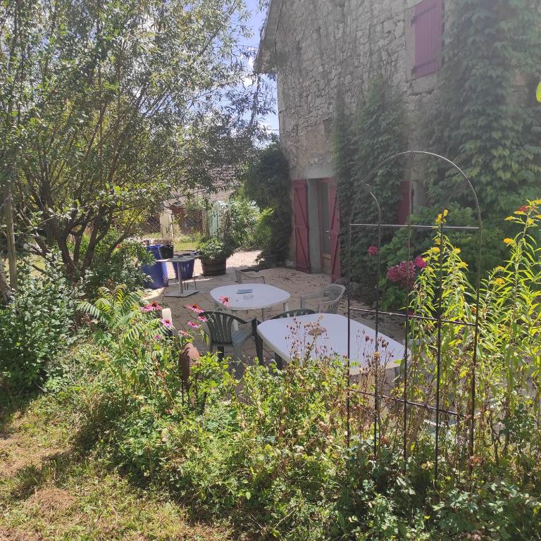 MAISON DE CHARME LAC AIGUEBELETTE - Villa 3 Chambres - 2