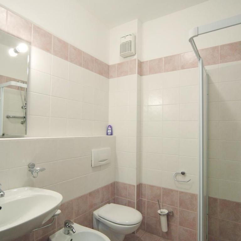 Residence Isolino - Appartamento - Piano Terra - 4