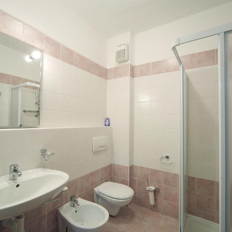 Residence Isolino - Appartamento Standard con 2 Camere da Letto - 6