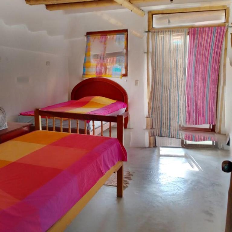 Hostal Puerto Engabao "El Surf Shelter" - Cama en habitación compartida mixta de 4 camas - 3