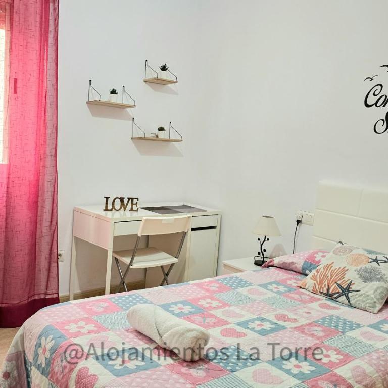 Nice Home Family - Alojamientos La Torre - Three-Bedroom Apartment - 5
