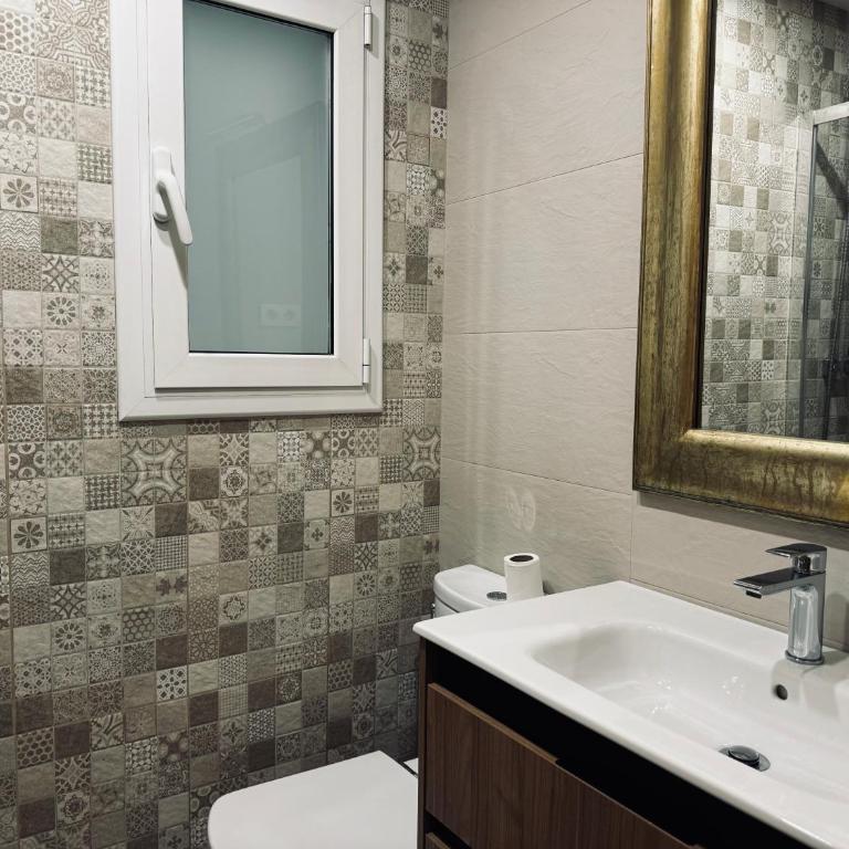 Sweet BCN Sagrada Familia - One-Bedroom Apartment with Terrace - 13