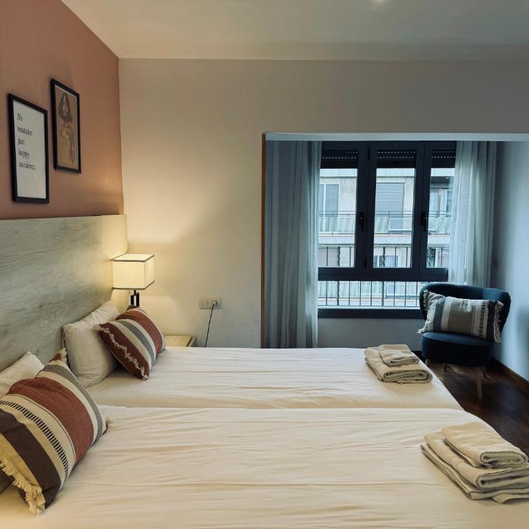 Sweet BCN Sagrada Familia - Three-Bedroom Apartment - 10