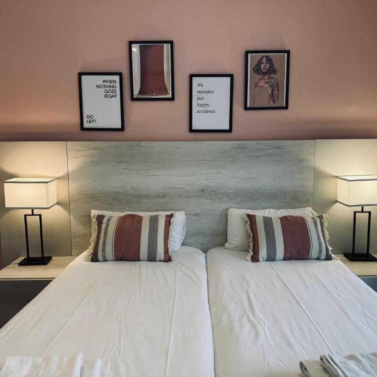 Sweet BCN Sagrada Familia - Three-Bedroom Apartment - 14