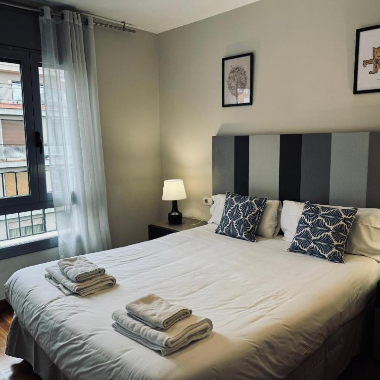 Sweet BCN Sagrada Familia - Three-Bedroom Apartment - 6