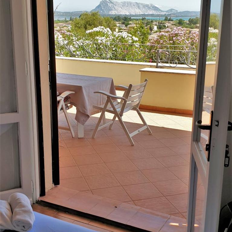 Camera con Vista - Appartamento con 2 Camere da Letto e Vista Mare - 10