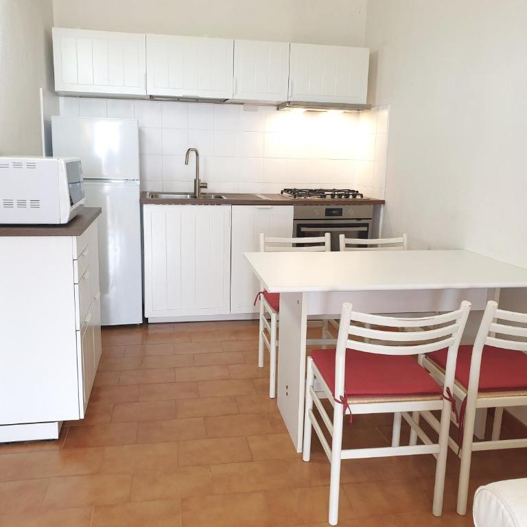 Camera con Vista - Appartamento con 2 Camere da Letto e Vista Mare - 11