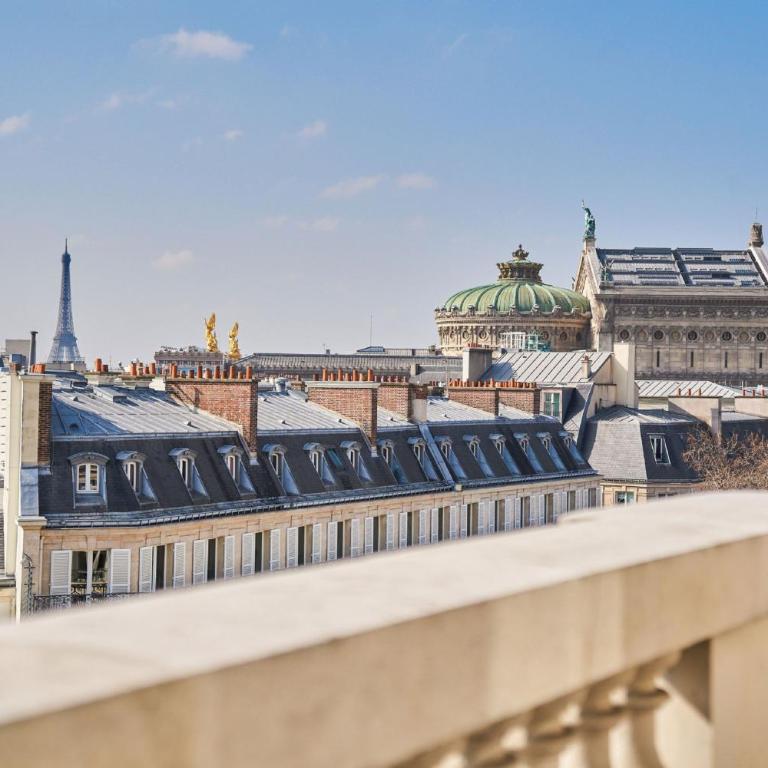 Paris Marriott Opera Ambassador Hotel - Chambre Lit King-Size - Vue sur Tour Eiffel - 4