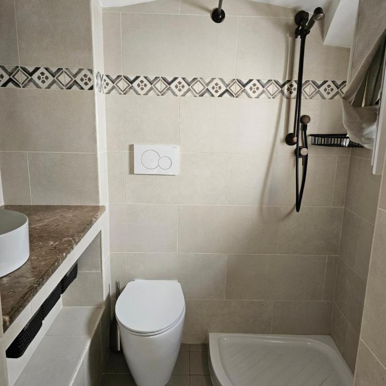Casa Josephina - Three Level Stone Home With Balcony, 2 Roof Terraces & Sea Views - Casa con 3 Camere da Letto - 8