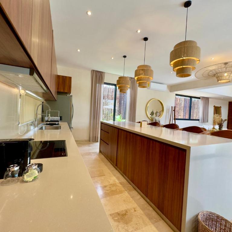 Casa LAAK, luxury villa, 5 br, 7 bt, heated pool - Villa - 29