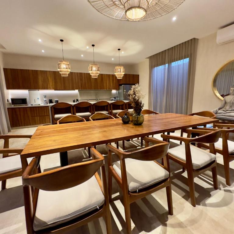 Casa LAAK, luxury villa, 5 br, 7 bt, heated pool - Villa - 39