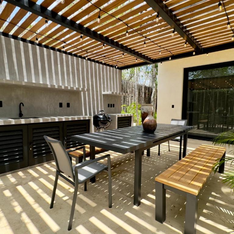 Casa LAAK, luxury villa, 5 br, 7 bt, heated pool - Villa - 31