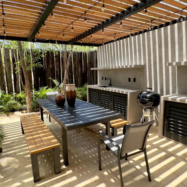 Casa LAAK, luxury villa, 5 br, 7 bt, heated pool - Villa - 35