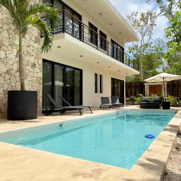 Casa LAAK, luxury villa, 5 br, 7 bt, heated pool - Villa - 37