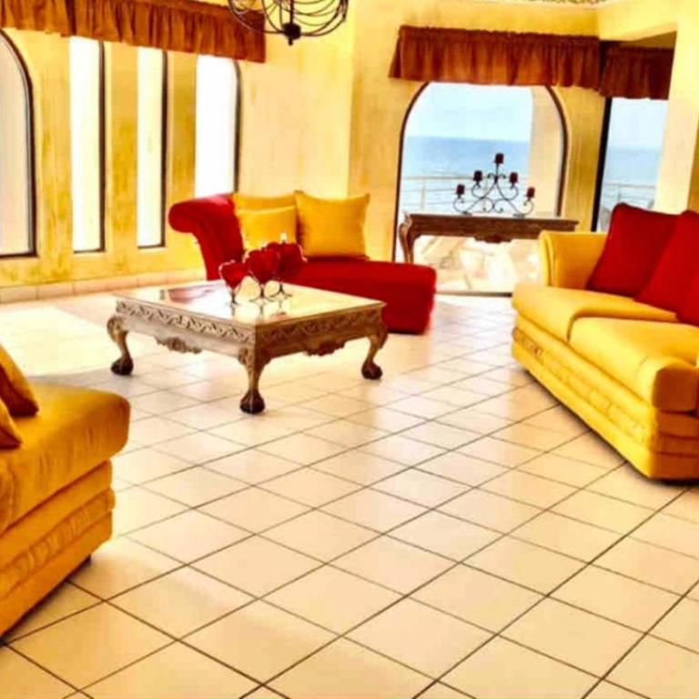Frente al mar hermoso condominio familiar - Three-Bedroom Apartment - 12