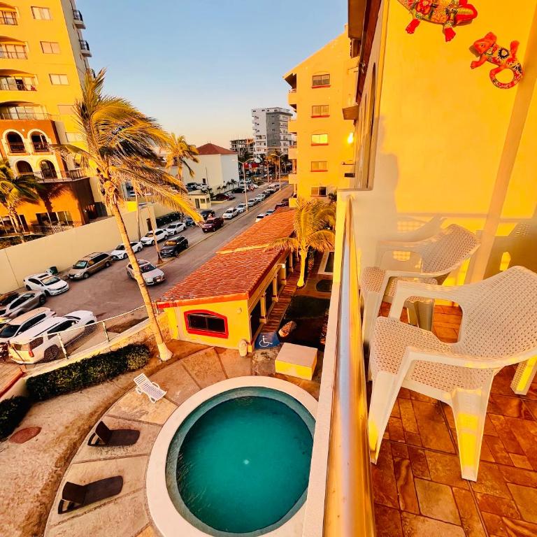 Frente al mar hermoso condominio familiar - Three-Bedroom Apartment - 16