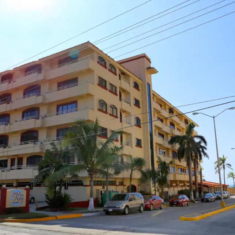 Frente al mar hermoso condominio familiar - Three-Bedroom Apartment - 43