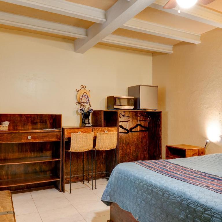 Casa de Colores - Queen Suite - 6