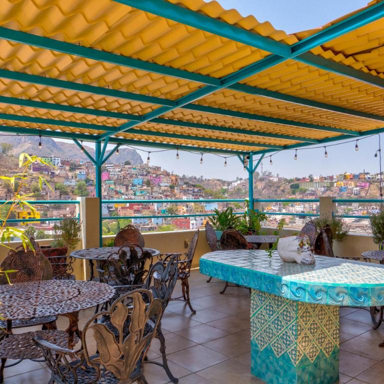 Casa de Colores - Large Double Room - 8