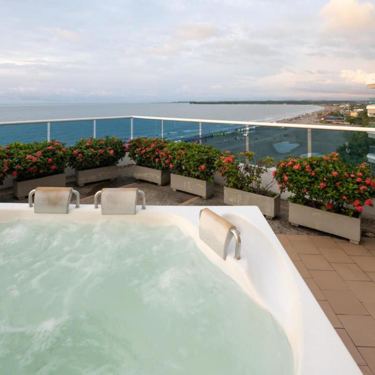 Sunshine 503 Beautiful SeaView 2Beds2bath w AC front Beach - Two-Bedroom Apartment - 13