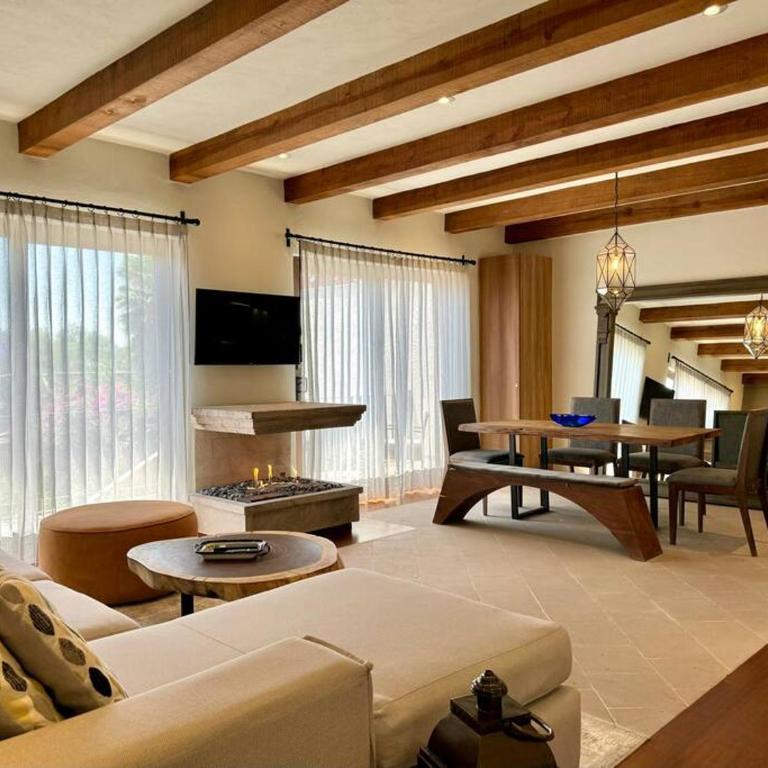 Luxury 2BR Condo AC Near Rosewood - 3 min walk - Two-Bedroom Apartment - 1