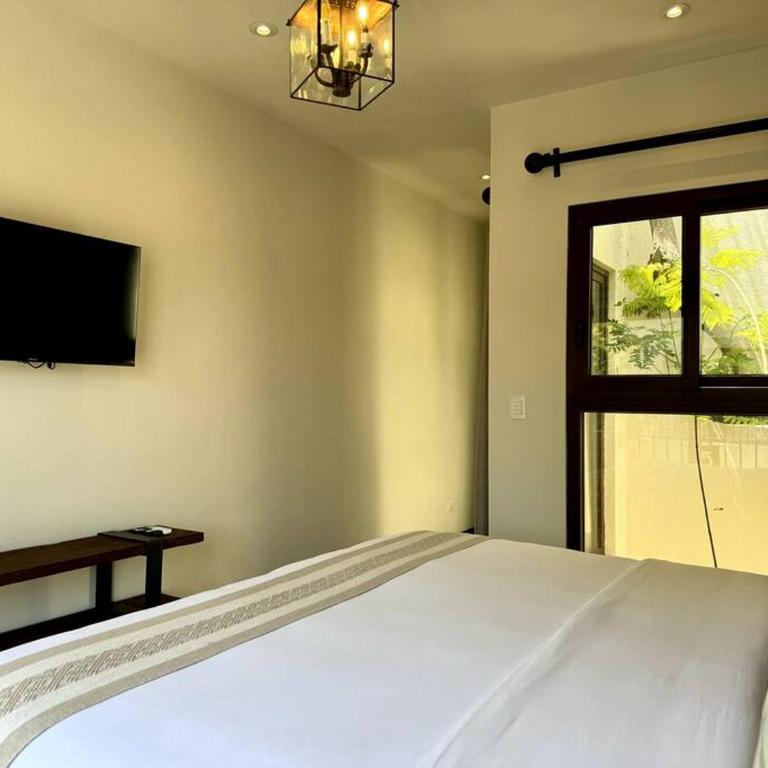 Luxury 2BR Condo AC Near Rosewood - 3 min walk - Two-Bedroom Apartment - 8