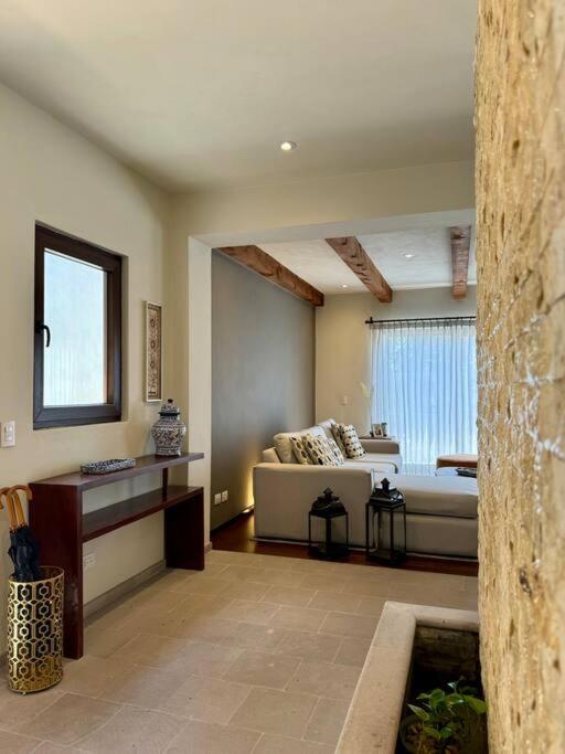 Luxury 2BR Condo AC Near Rosewood - 3 min walk - Two-Bedroom Apartment - 18