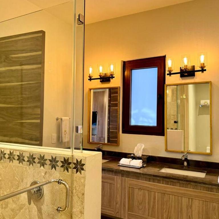 Luxury 2BR Condo AC Near Rosewood - 3 min walk - Two-Bedroom Apartment - 21