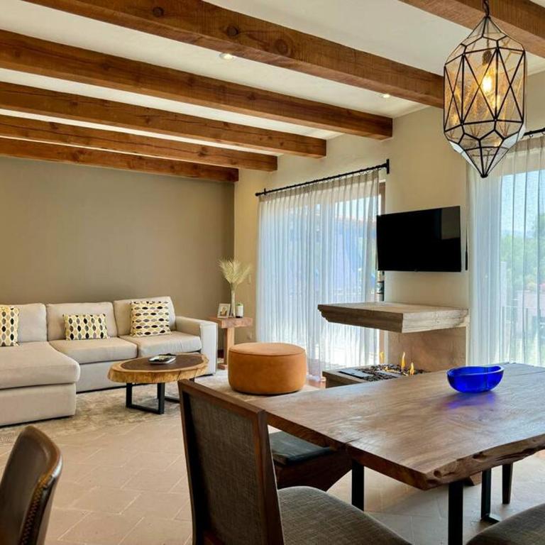 Luxury 2BR Condo AC Near Rosewood - 3 min walk - Two-Bedroom Apartment - 26