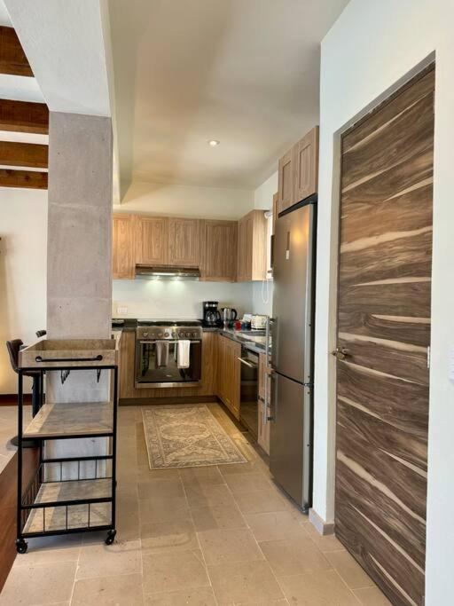 Luxury 2BR Condo AC Near Rosewood - 3 min walk - Two-Bedroom Apartment - 55