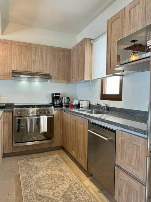 Luxury 2BR Condo AC Near Rosewood - 3 min walk - Two-Bedroom Apartment - 57