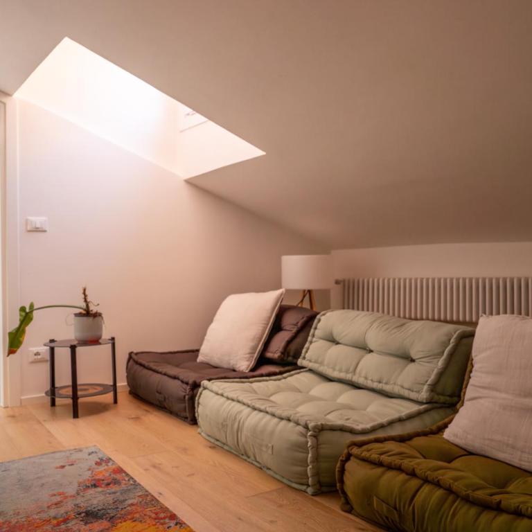 Piazza Maggiore Santa Margherita Rooms - Queen Room with Balcony - 10