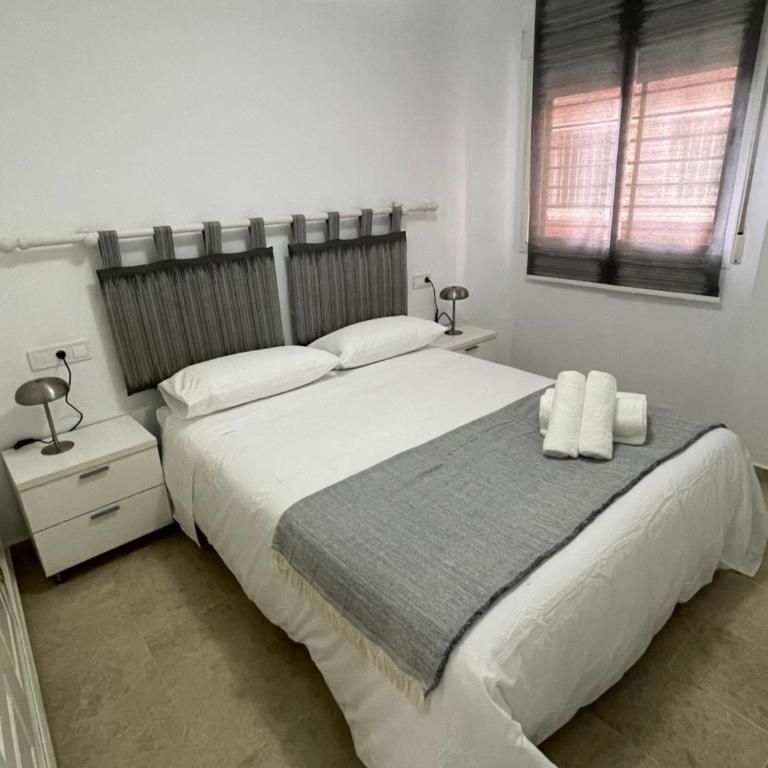 A 5 min Estación de Tren- Patio-Parking y Playa - Apartamento de 2 dormitorios - 3