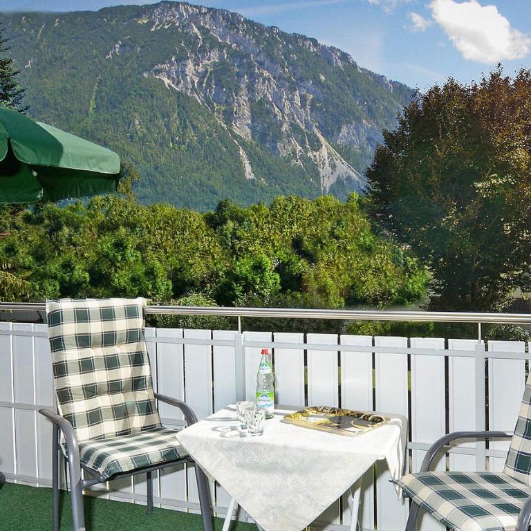 Am Badezentrum Ferienwohnungen - Apartment 1 mit Bergblick - 2