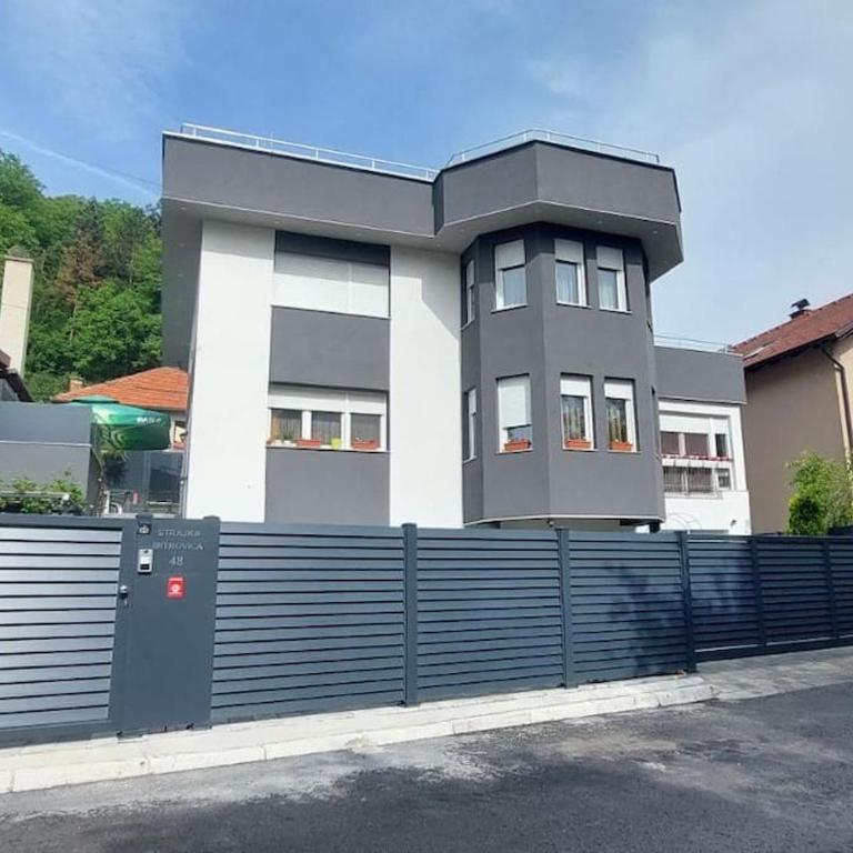 Villa Berta Tuzla - 102 Superior Studio Apartment - Free Private Secured Parking - Deluks Studio sa Bračnim Krevetom (King-size) - 1
