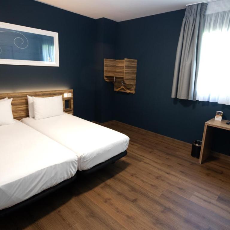 Travelodge Madrid Metropolitano - Double or Twin Room - Disability Access - 2