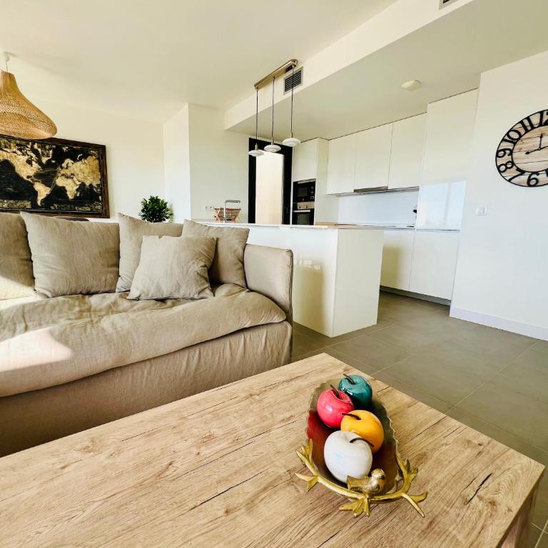 Penthouse moderne vue mer idéal pour séjour en famille Las Olas Estepona - Three-Bedroom Apartment - 3
