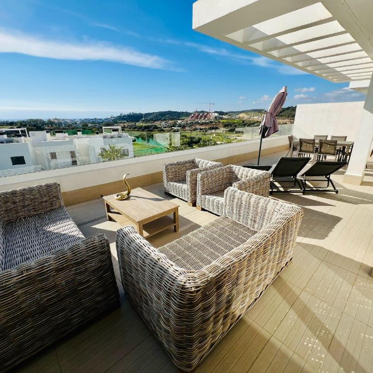 Penthouse moderne vue mer idéal pour séjour en famille Las Olas Estepona - Three-Bedroom Apartment - 13