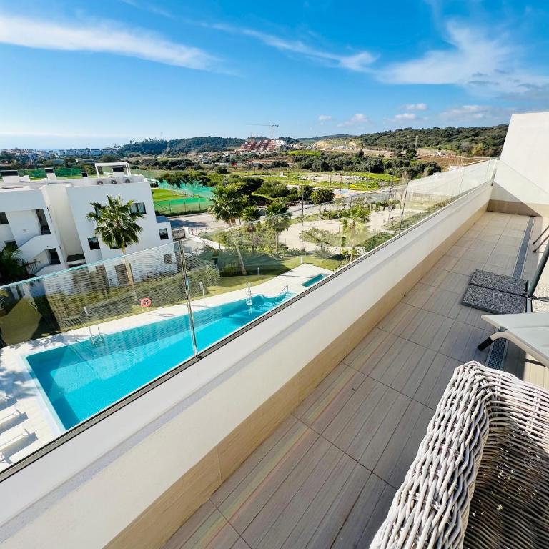 Penthouse moderne vue mer idéal pour séjour en famille Las Olas Estepona - Three-Bedroom Apartment - 9