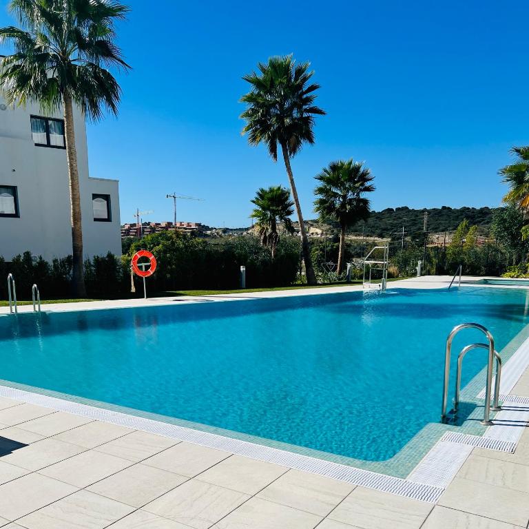 Penthouse moderne vue mer idéal pour séjour en famille Las Olas Estepona - Three-Bedroom Apartment - 30