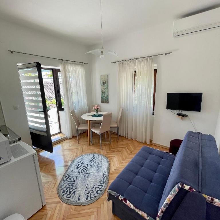 Apartments Marina - Apartment with Terrace - 1