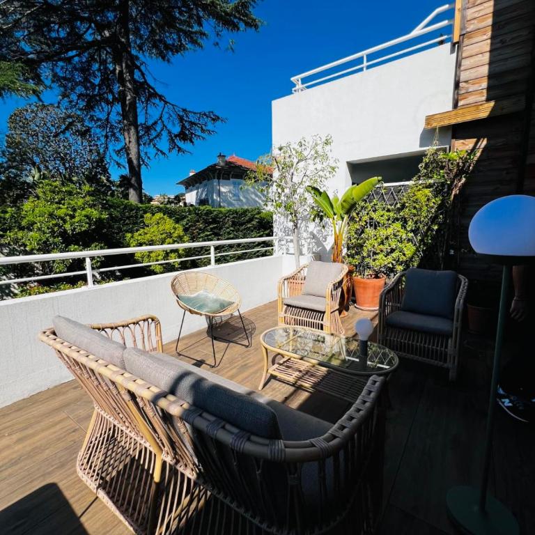 Bright and Stylish in City Center 2 Bedrooms - Appartement - 28