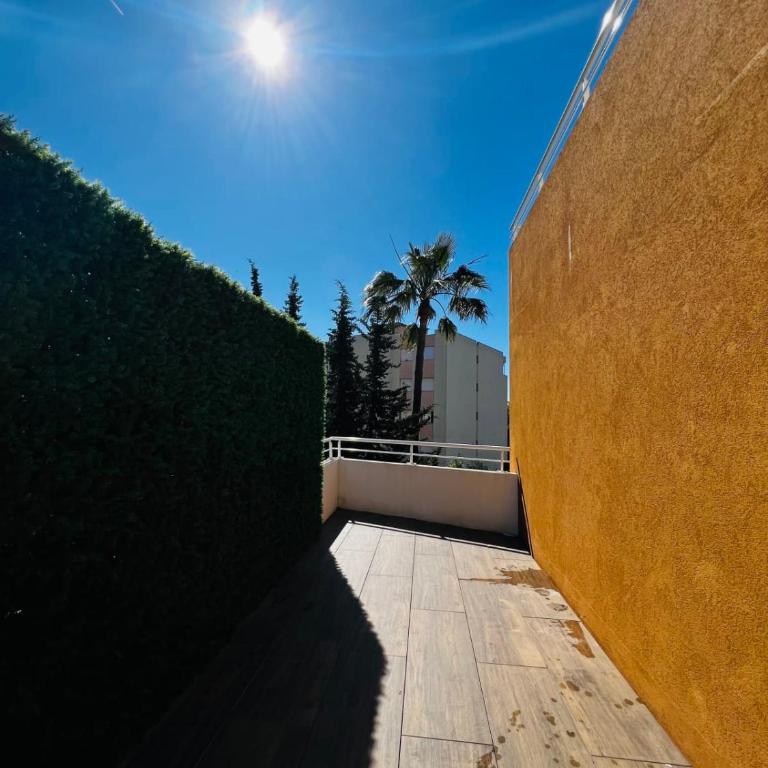 Bright and Stylish in City Center 2 Bedrooms - Appartement - 31