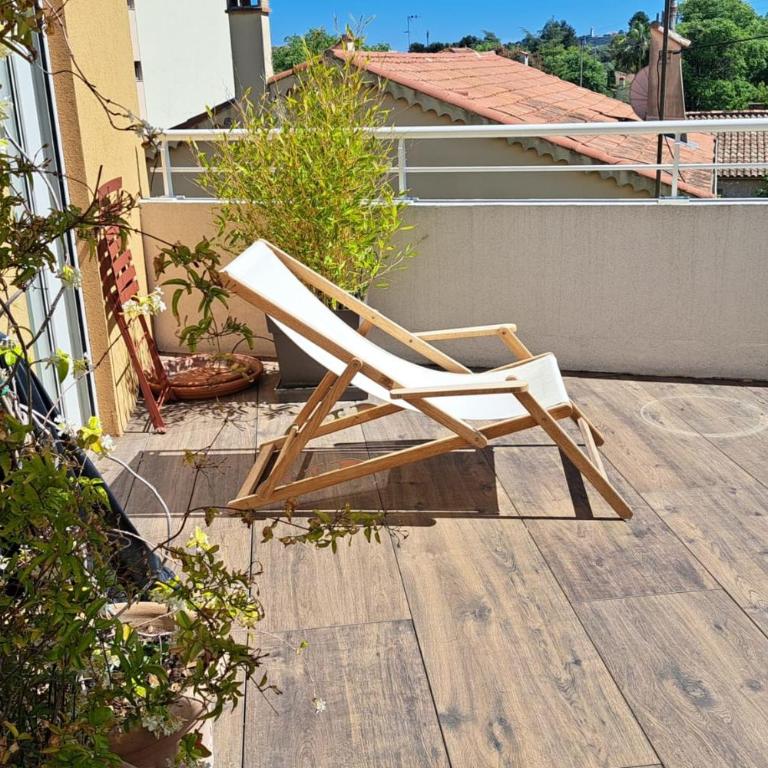 Bright and Stylish in City Center 2 Bedrooms - Appartement - 35