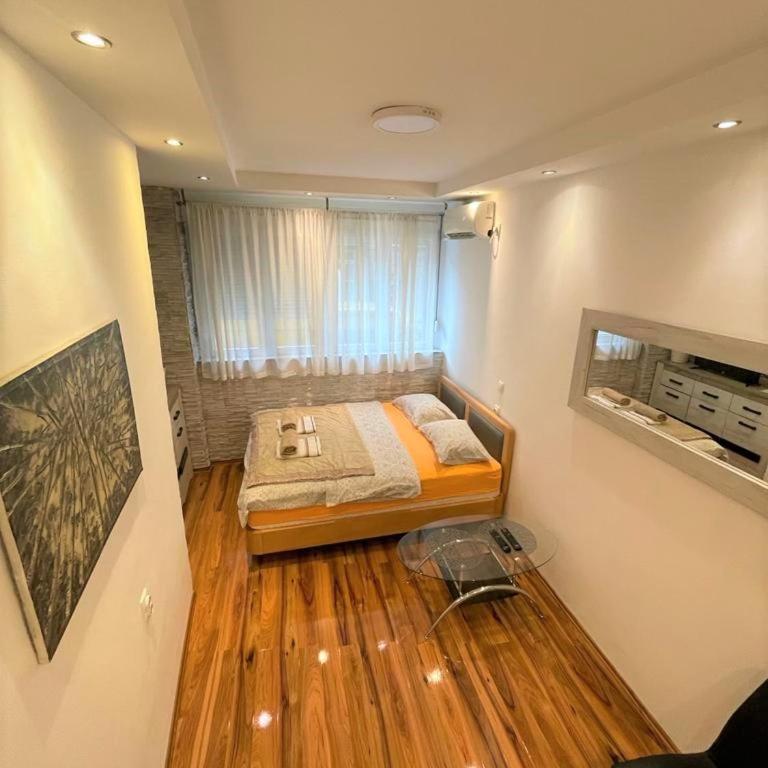 Welcome To Our Easygoing Apartment - Apartman sa 1 Spavaćom Sobom - 2